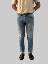 Carica l'immagine nel visualizzatore di Gallery, JEANS SLAY MU64
