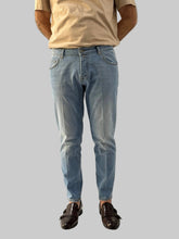 Carica l'immagine nel visualizzatore di Gallery, JEANS ANDREA LAV. 52 VANDOM
