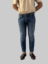 Carica l'immagine nel visualizzatore di Gallery, JEANS SLAY MU64
