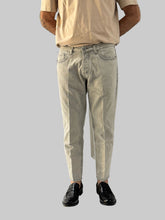 Carica l'immagine nel visualizzatore di Gallery, JEANS CIRO LAV. 61 VANDOM
